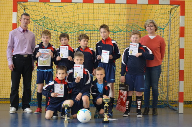 Osiem drużyn na boisku (zdjęcia)