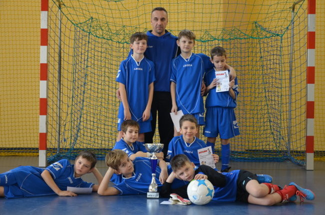 Osiem drużyn na boisku (zdjęcia)