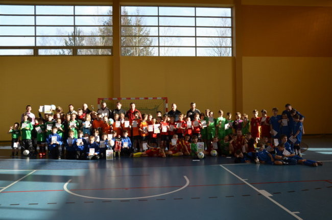 Osiem drużyn na boisku (zdjęcia)