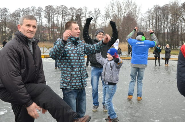 Raki pouciekały w trzciny (zdjęcia)