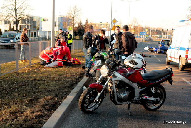Motocyklista w bardzo ciężkim stanie (zdjęcia)