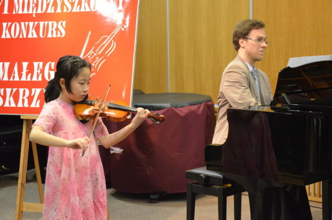 Pięćdziesięciu małych skrzypków (zdjęcia)