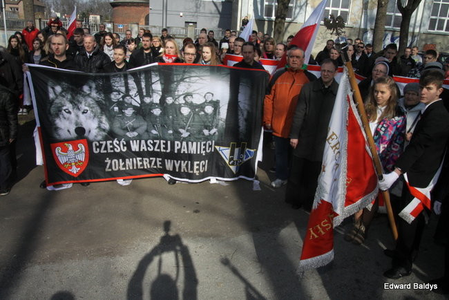 Pomnik Żołnierzy Wyklętych odsłonięty (zdjęcia)