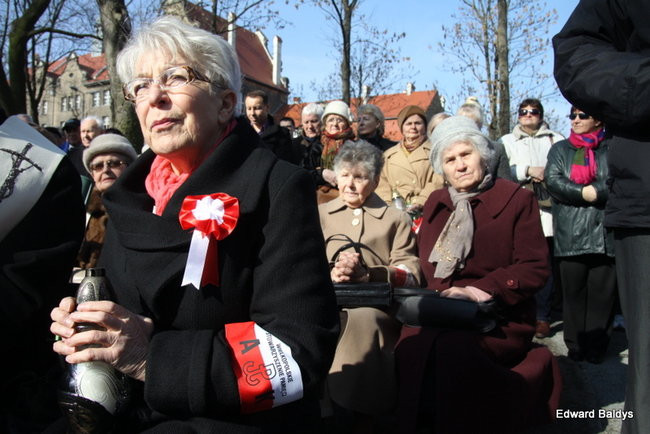 Pomnik Żołnierzy Wyklętych odsłonięty (zdjęcia)