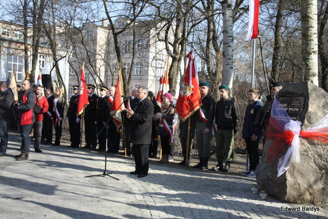 Pomnik Żołnierzy Wyklętych odsłonięty (zdjęcia)