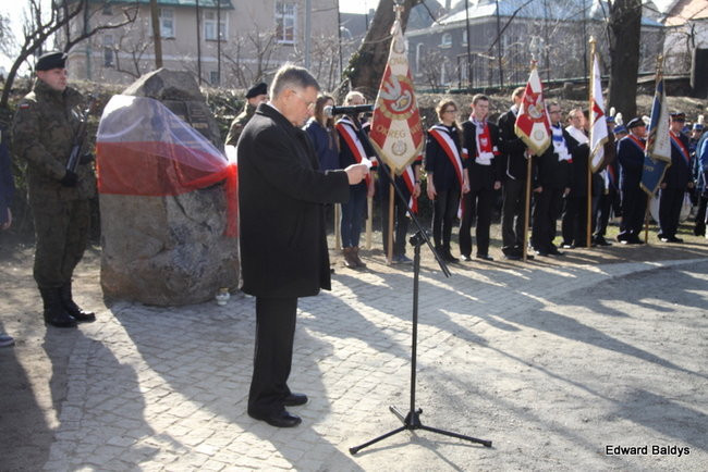 Pomnik Żołnierzy Wyklętych odsłonięty (zdjęcia)