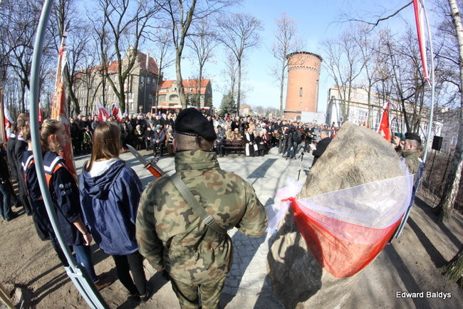 Pomnik Żołnierzy Wyklętych odsłonięty (zdjęcia)