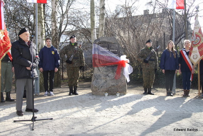 Pomnik Żołnierzy Wyklętych odsłonięty (zdjęcia)