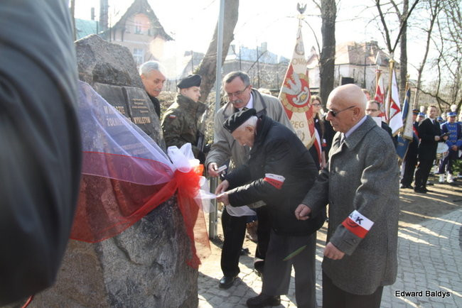 Pomnik Żołnierzy Wyklętych odsłonięty (zdjęcia)