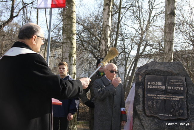 Pomnik Żołnierzy Wyklętych odsłonięty (zdjęcia)