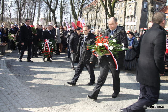 Pomnik Żołnierzy Wyklętych odsłonięty (zdjęcia)