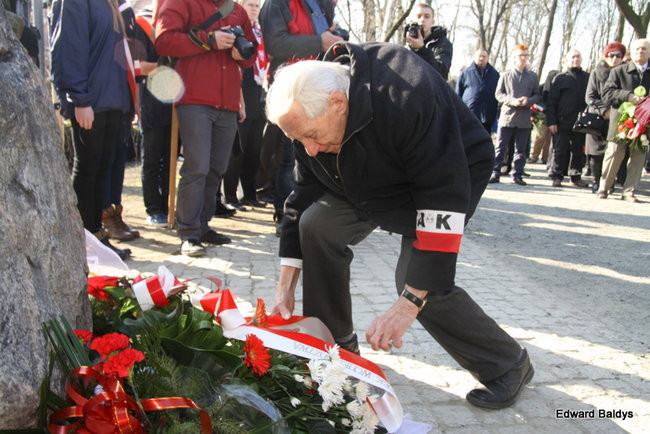 Pomnik Żołnierzy Wyklętych odsłonięty (zdjęcia)