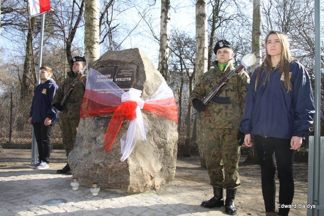 Pomnik Żołnierzy Wyklętych odsłonięty (zdjęcia)