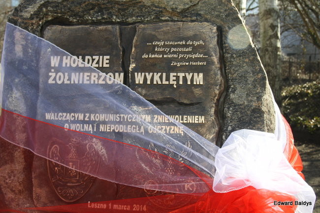 Pomnik Żołnierzy Wyklętych odsłonięty (zdjęcia)