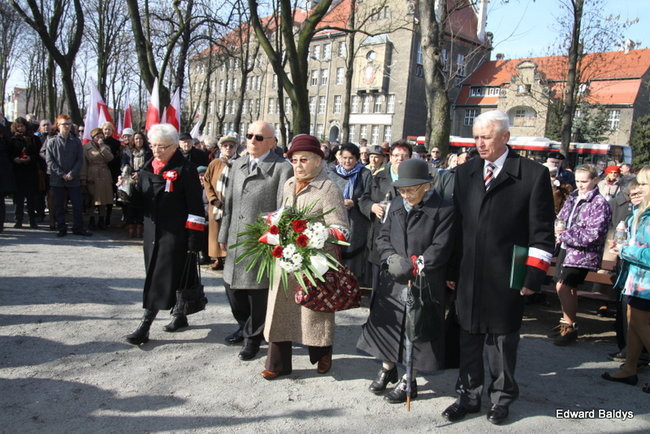 Pomnik Żołnierzy Wyklętych odsłonięty (zdjęcia)