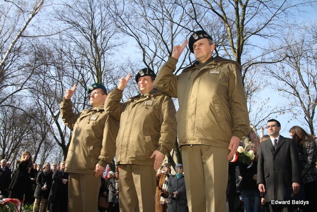 Pomnik Żołnierzy Wyklętych odsłonięty (zdjęcia)