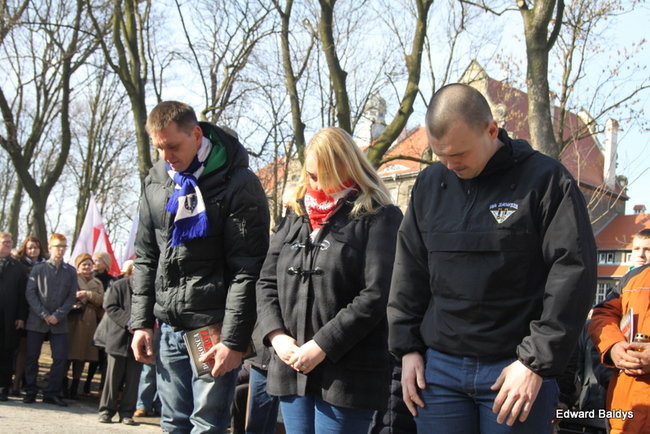 Pomnik Żołnierzy Wyklętych odsłonięty (zdjęcia)