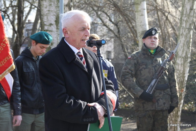 Pomnik Żołnierzy Wyklętych odsłonięty (zdjęcia)