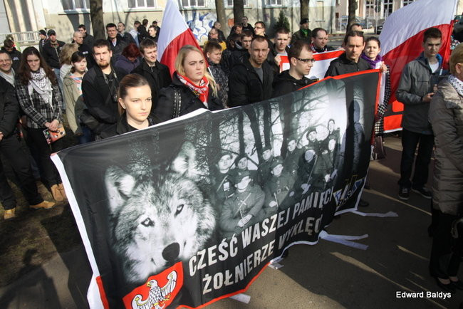 Pomnik Żołnierzy Wyklętych odsłonięty (zdjęcia)