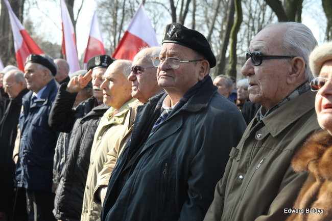 Pomnik Żołnierzy Wyklętych odsłonięty (zdjęcia)