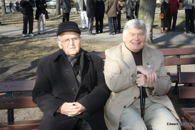 Pomnik Żołnierzy Wyklętych odsłonięty (zdjęcia)