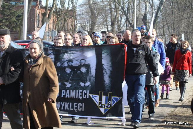 Pomnik Żołnierzy Wyklętych odsłonięty (zdjęcia)