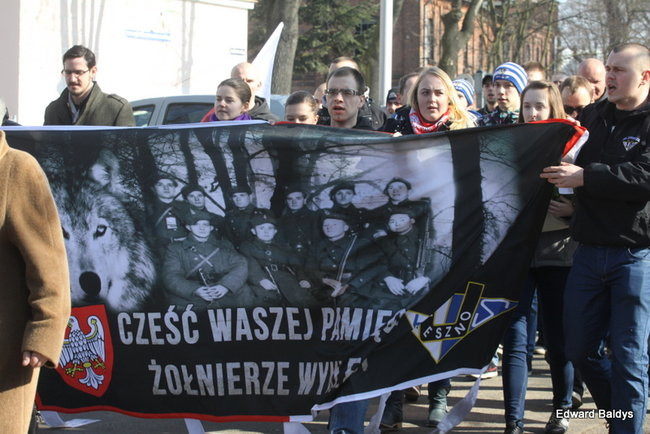 Pomnik Żołnierzy Wyklętych odsłonięty (zdjęcia)