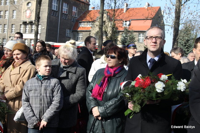 Pomnik Żołnierzy Wyklętych odsłonięty (zdjęcia)