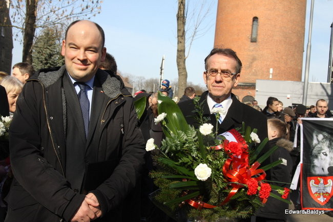 Pomnik Żołnierzy Wyklętych odsłonięty (zdjęcia)