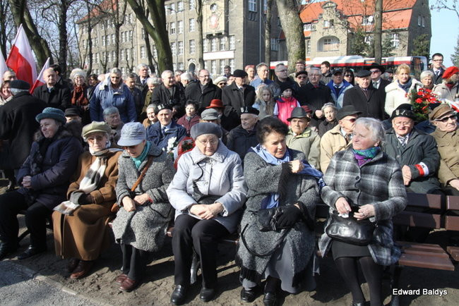 Pomnik Żołnierzy Wyklętych odsłonięty (zdjęcia)