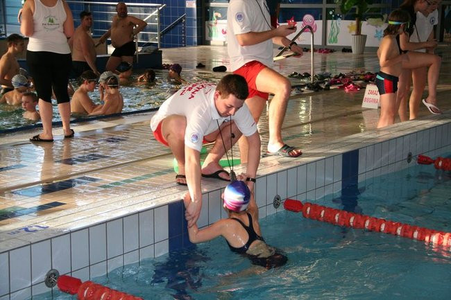 Pierwsza konkurencja - styl grzbietowy (zdjęcia)