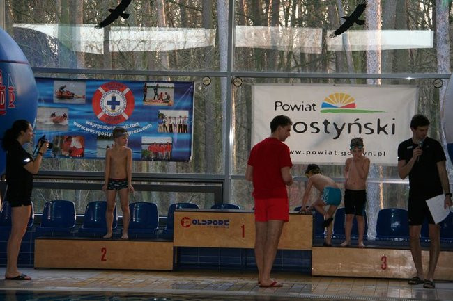 Pierwsza konkurencja - styl grzbietowy (zdjęcia)