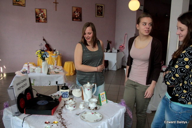 Piękne stoły w Ekonomiku (zdjęcia)