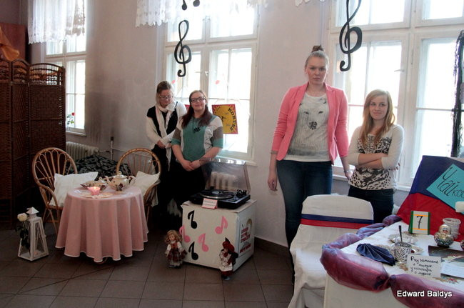 Piękne stoły w Ekonomiku (zdjęcia)