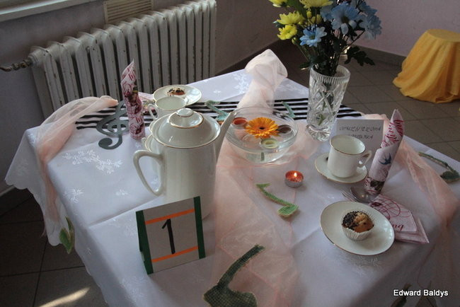 Piękne stoły w Ekonomiku (zdjęcia)