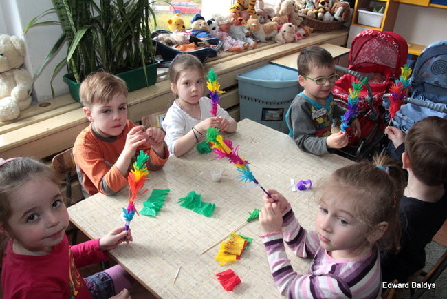 Wspólnie robili świąteczne palmy (zdjęcia)