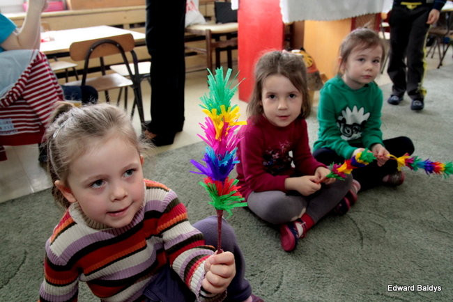 Wspólnie robili świąteczne palmy (zdjęcia)