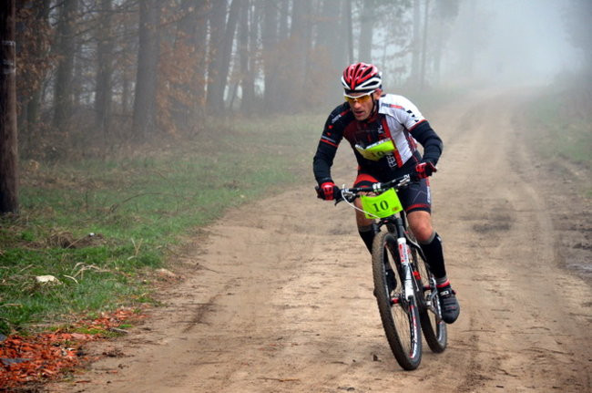 Biegiem i na rowerze w Smyczynie (zdjęcia)