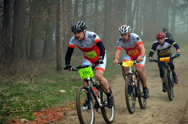 Biegiem i na rowerze w Smyczynie (zdjęcia)