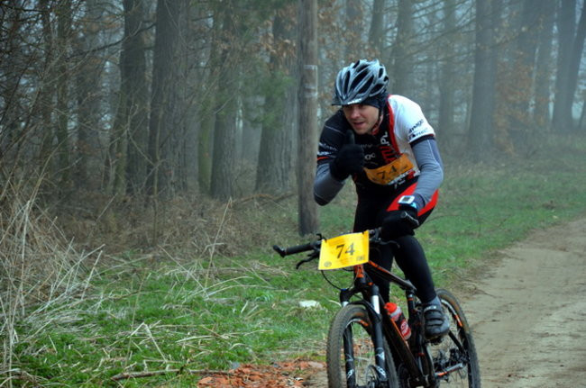 Biegiem i na rowerze w Smyczynie (zdjęcia)