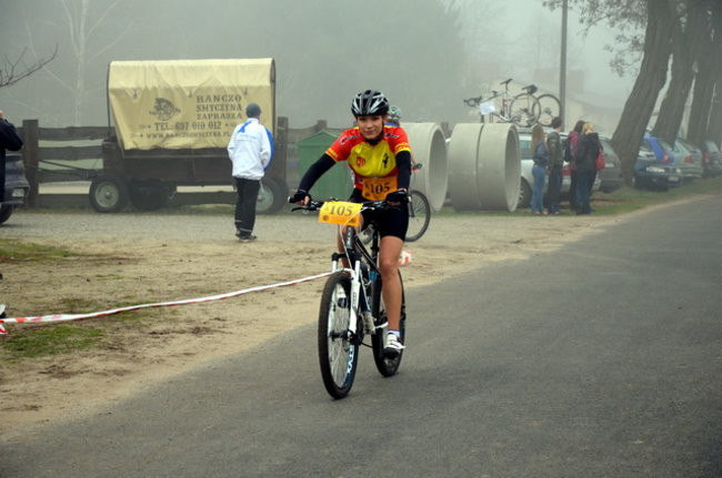 Biegiem i na rowerze w Smyczynie (zdjęcia)