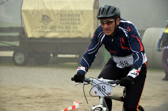 Biegiem i na rowerze w Smyczynie (zdjęcia)