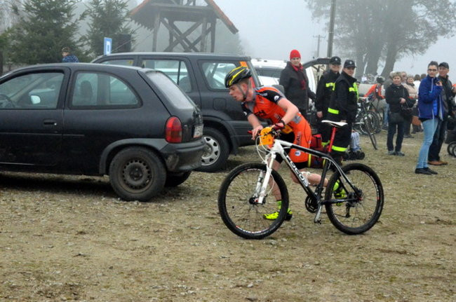 Biegiem i na rowerze w Smyczynie (zdjęcia)