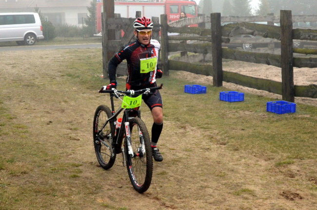 Biegiem i na rowerze w Smyczynie (zdjęcia)