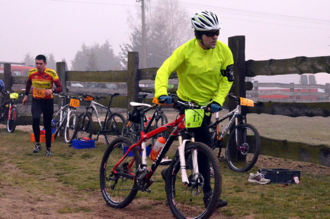 Biegiem i na rowerze w Smyczynie (zdjęcia)