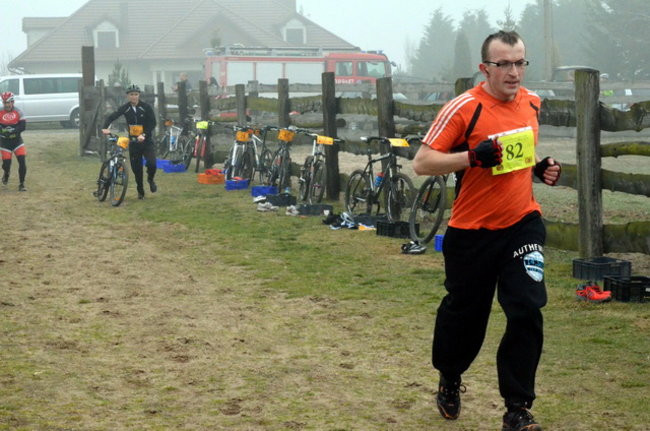 Biegiem i na rowerze w Smyczynie (zdjęcia)