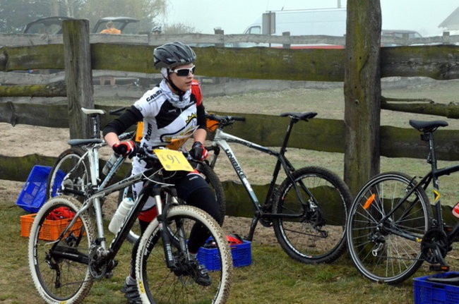 Biegiem i na rowerze w Smyczynie (zdjęcia)