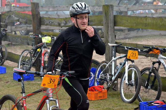 Biegiem i na rowerze w Smyczynie (zdjęcia)