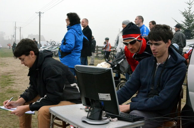 Biegiem i na rowerze w Smyczynie (zdjęcia)