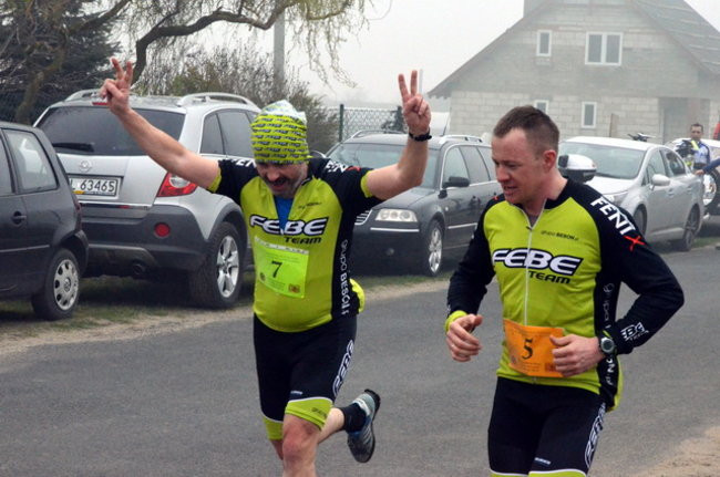 Biegiem i na rowerze w Smyczynie (zdjęcia)